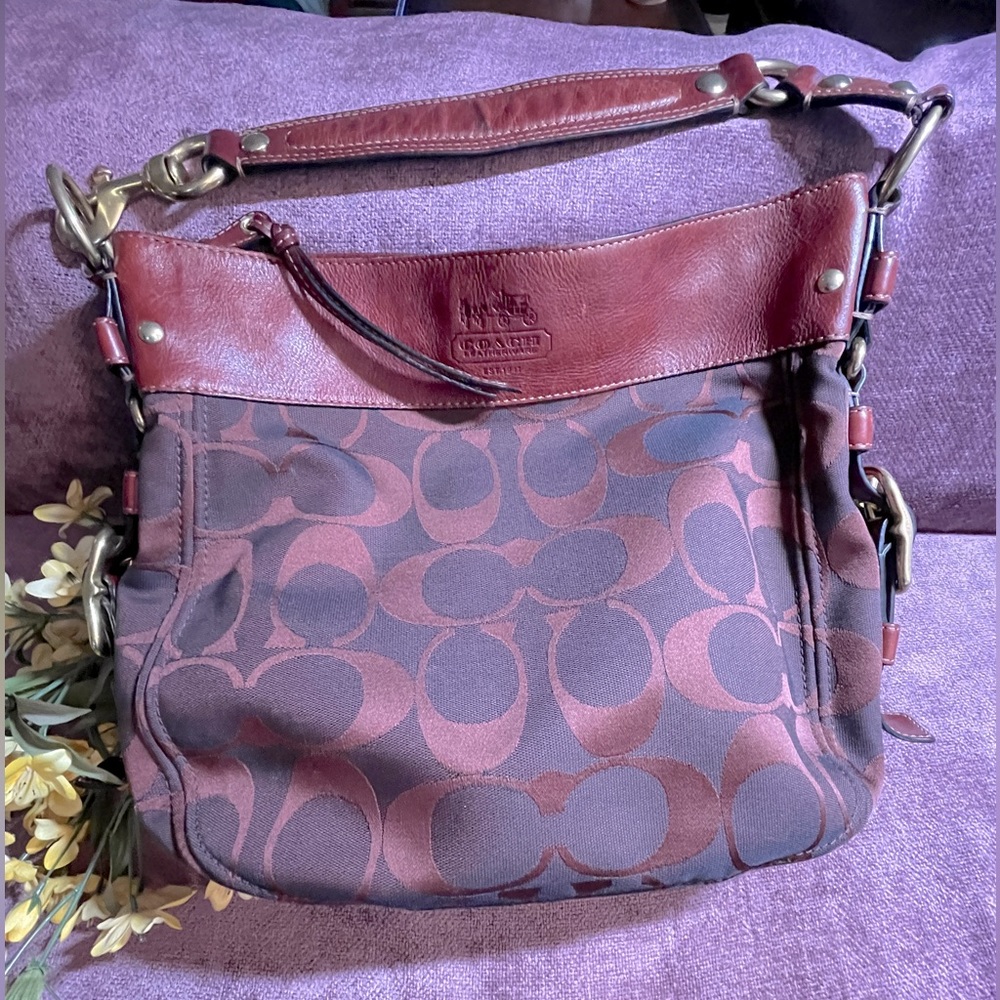 Coach Signature Large Zoe in Bordeaux/Aubergine